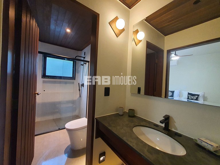 Casa com 5 suítes em Itamambuca