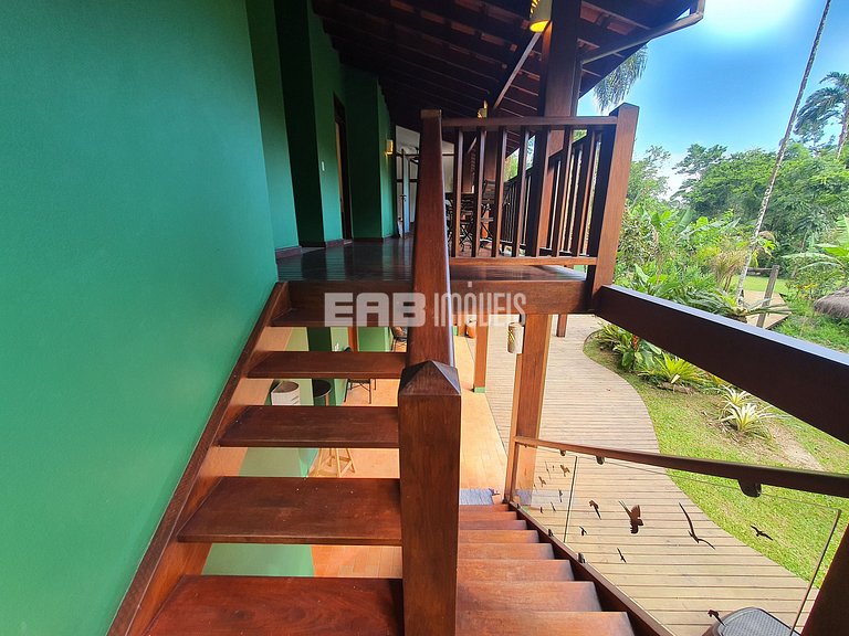 Casa com 5 suítes em Itamambuca