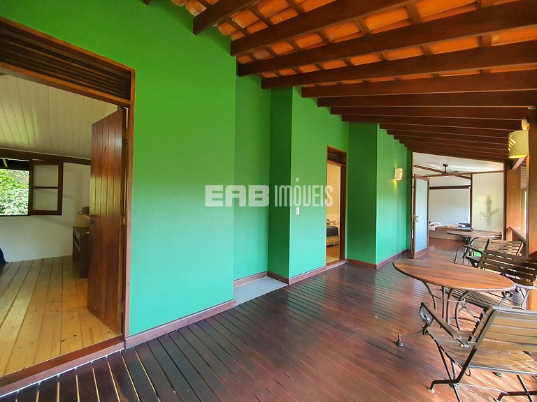 Casa com 5 suítes em Itamambuca