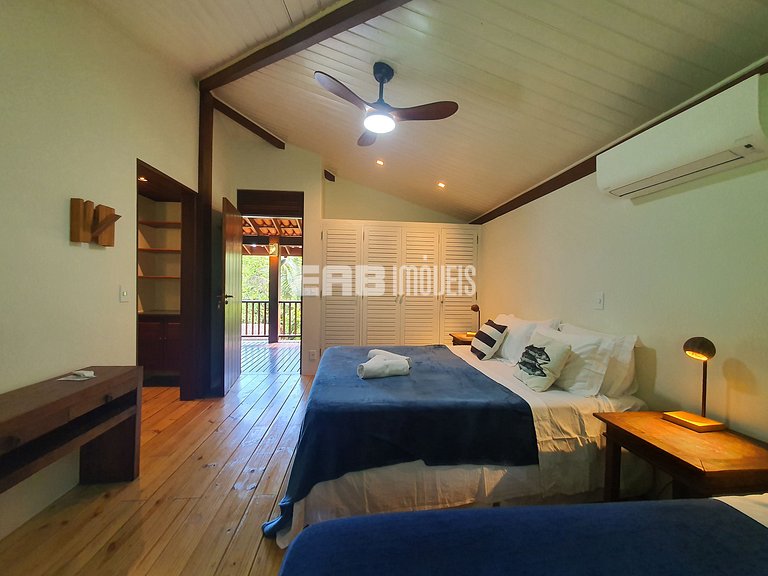 Casa com 5 suítes em Itamambuca