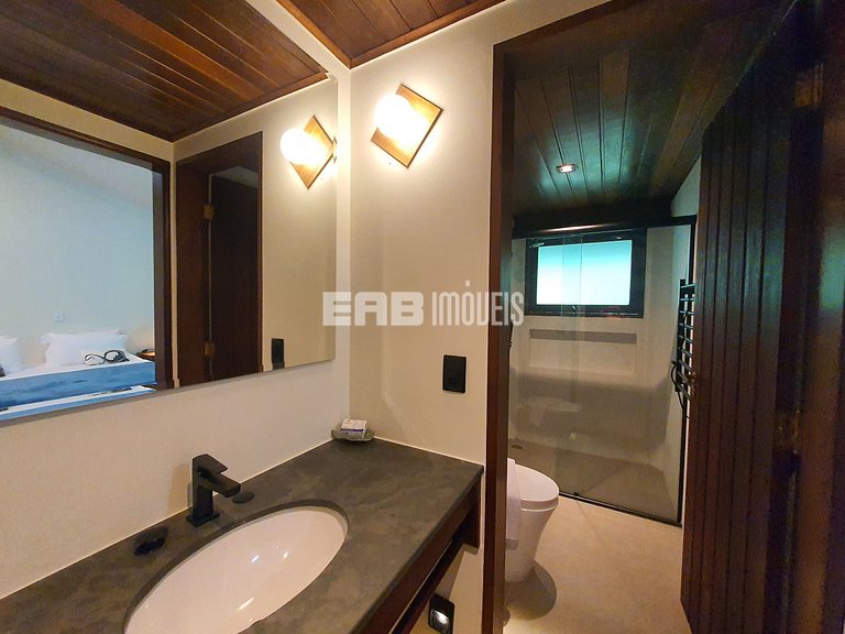 Casa com 5 suítes em Itamambuca