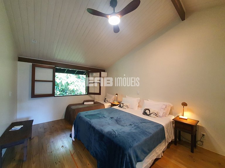 Casa com 5 suítes em Itamambuca