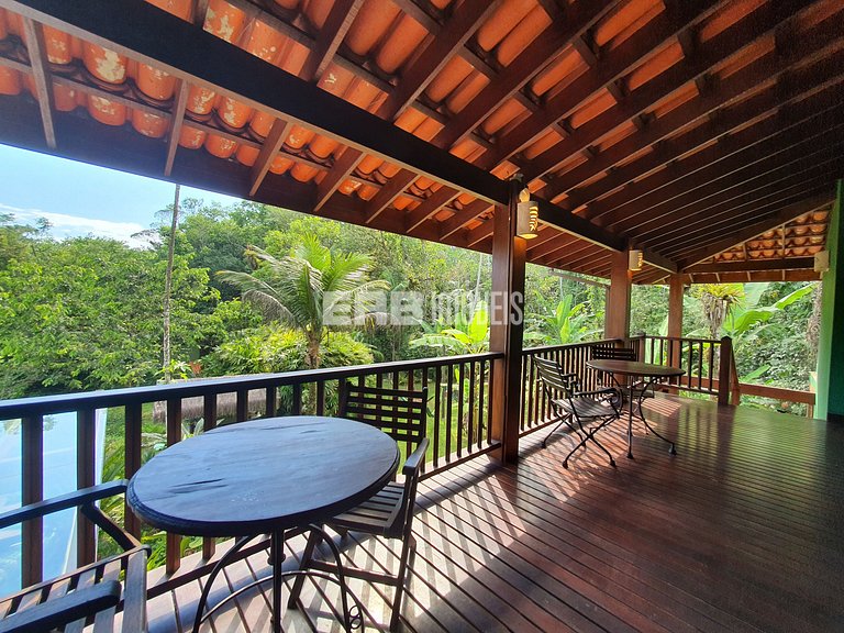 Casa com 5 suítes em Itamambuca