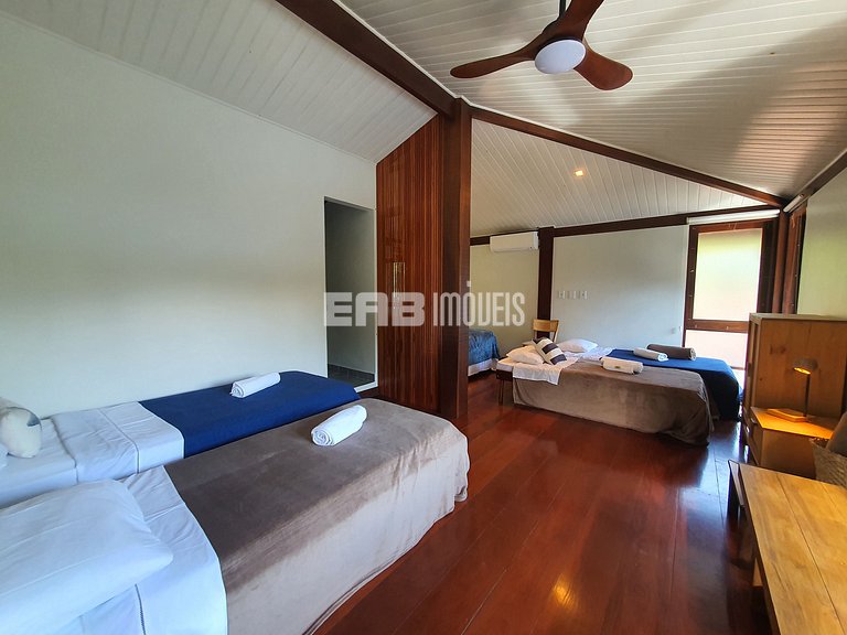 Casa com 5 suítes em Itamambuca