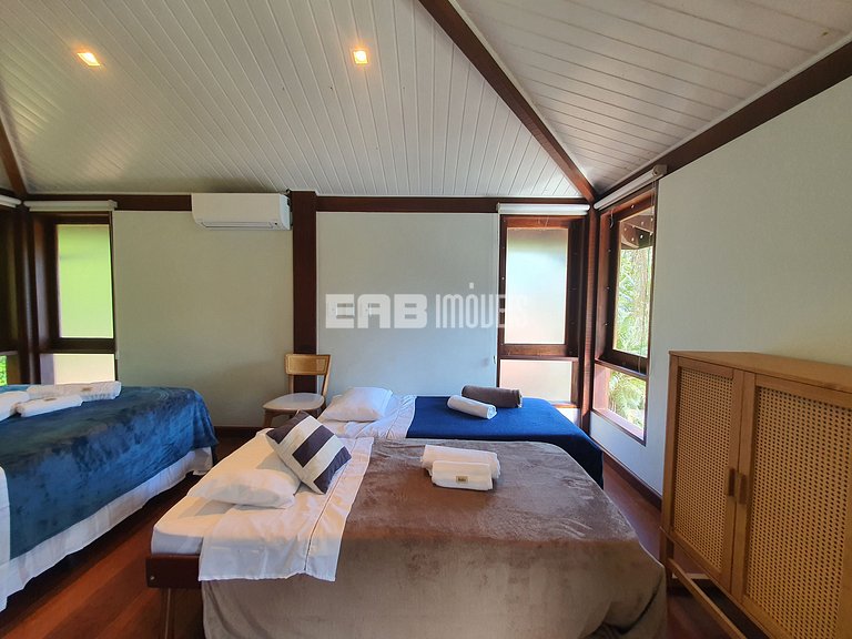 Casa com 5 suítes em Itamambuca