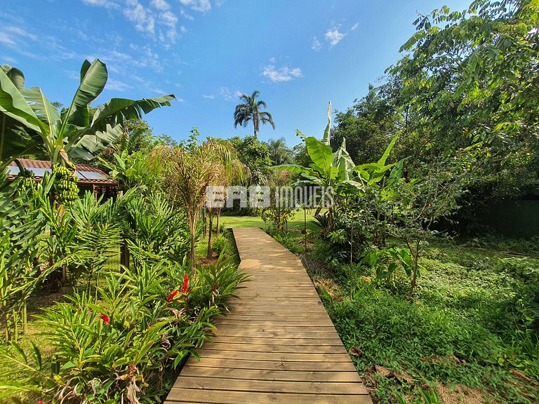 Casa com 5 suítes em Itamambuca