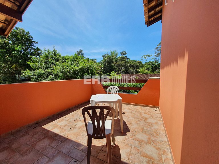 Com piscina e do lado do mar