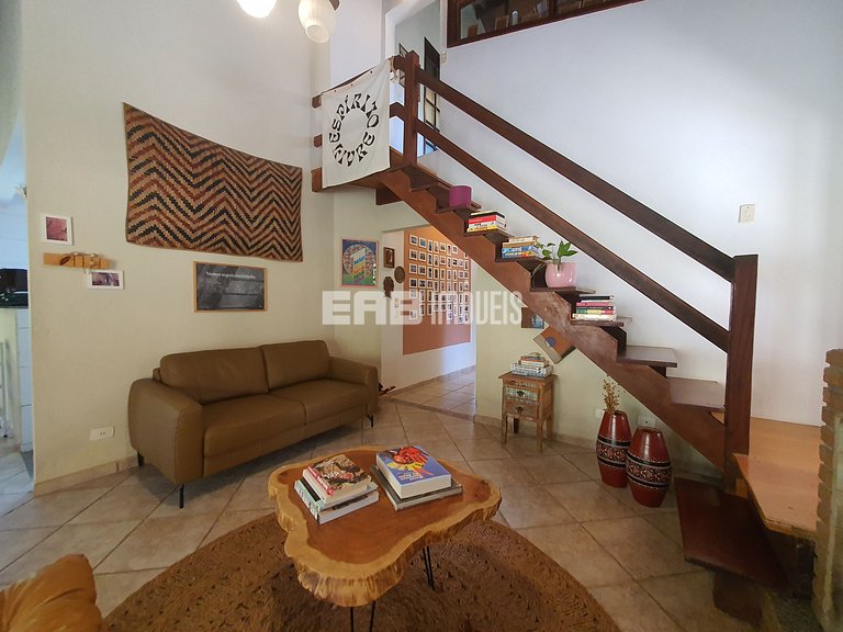 Linda casa com piscina e espaço gourmet na praia de Itamambu