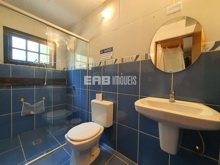 Linda casa com piscina e espaço gourmet na praia de Itamambu