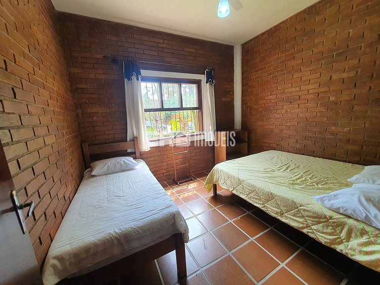 Casa a menos de 40m da praia de Itamambuca