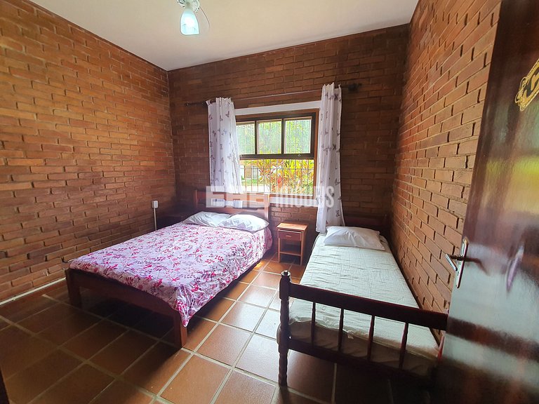 Casa a menos de 40m da praia de Itamambuca