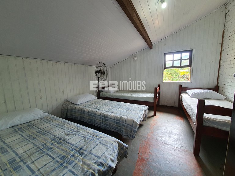 Casa a menos de 40m da praia de Itamambuca