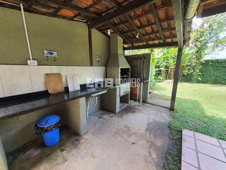 Casa a menos de 40m da praia de Itamambuca