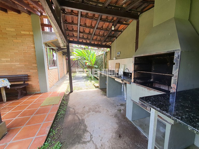 Casa a menos de 40m da praia de Itamambuca