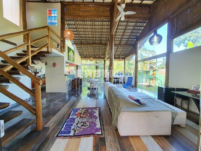 Casa com 4 suites em Itamambuca