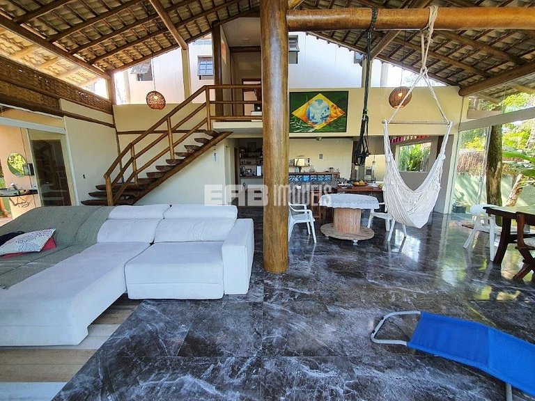 Casa com 4 suites em Itamambuca