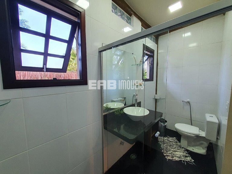 Casa com 4 suites em Itamambuca