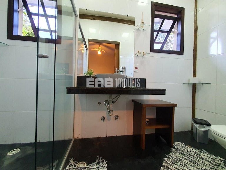 Casa com 4 suites em Itamambuca