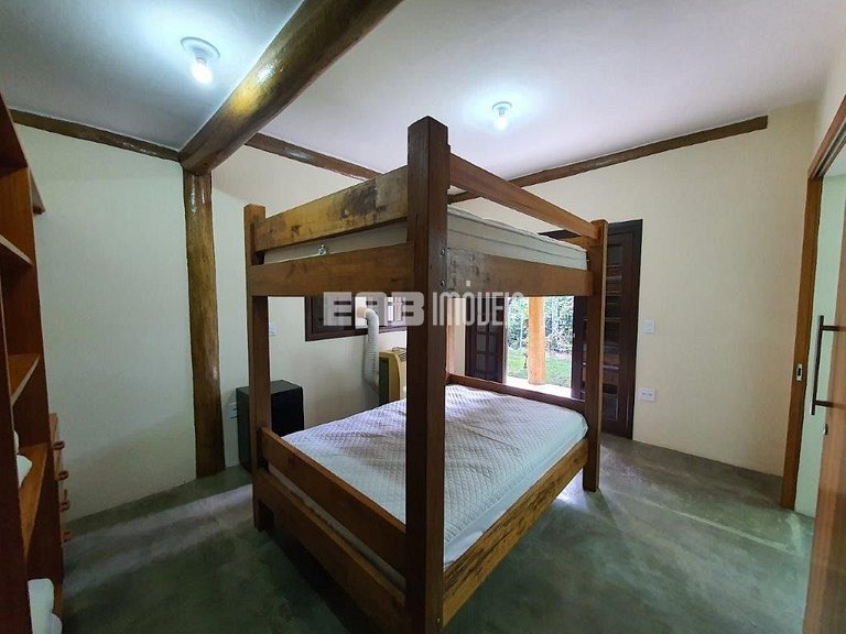 Casa com 4 suites em Itamambuca