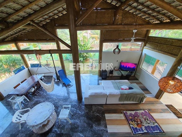 Casa com 4 suites em Itamambuca