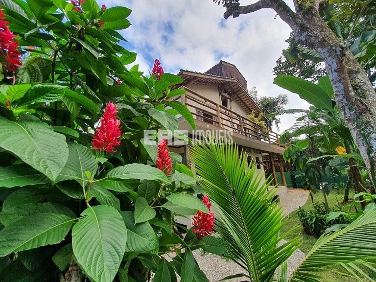 Casa com 4 suites em Itamambuca