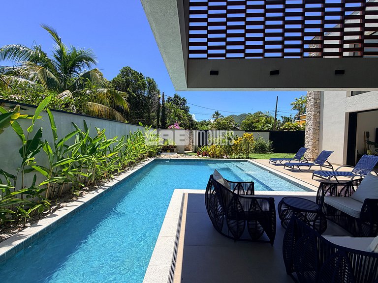 Casa na praia de Itamambuca, com 6 suítes, sauna e piscina