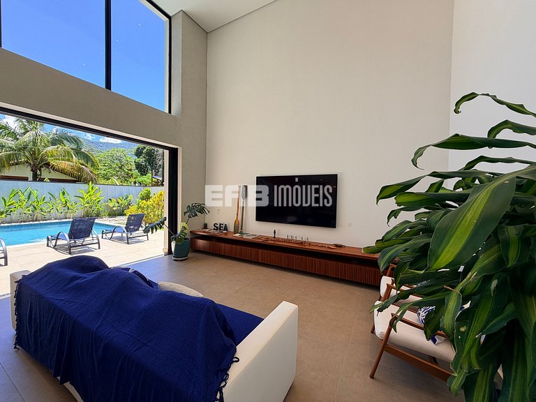 Casa na praia de Itamambuca, com 6 suítes, sauna e piscina