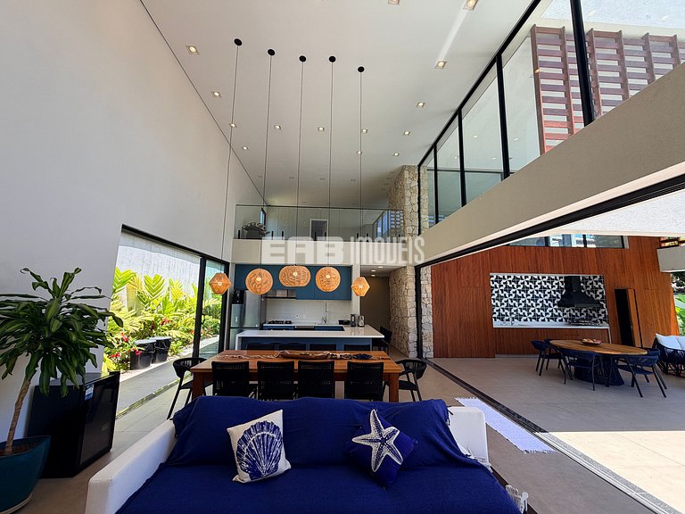 Casa na praia de Itamambuca, com 6 suítes, sauna e piscina