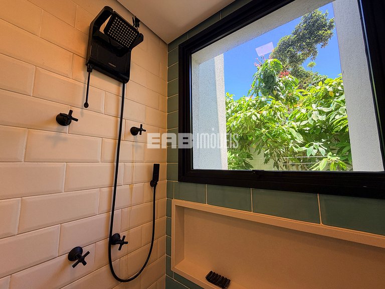 Casa na praia de Itamambuca, com 6 suítes, sauna e piscina