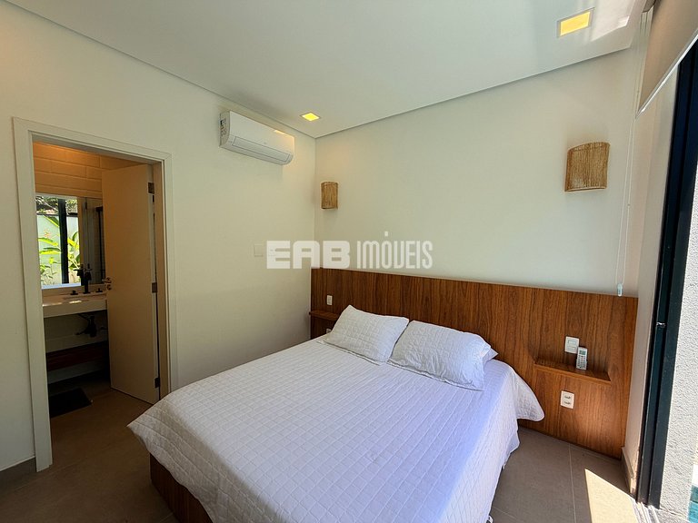 Casa na praia de Itamambuca, com 6 suítes, sauna e piscina