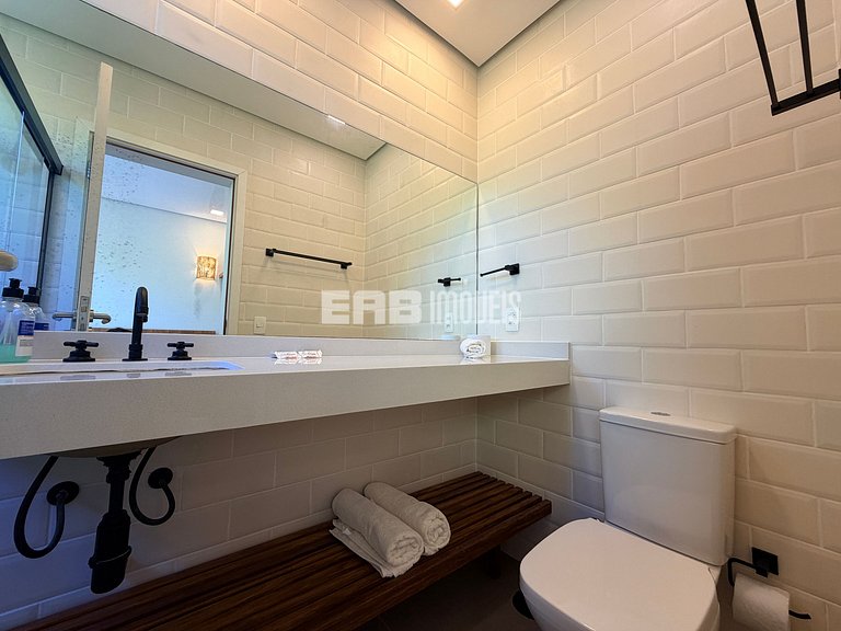 Casa na praia de Itamambuca, com 6 suítes, sauna e piscina