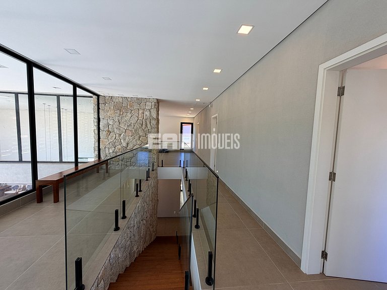 Casa na praia de Itamambuca, com 6 suítes, sauna e piscina