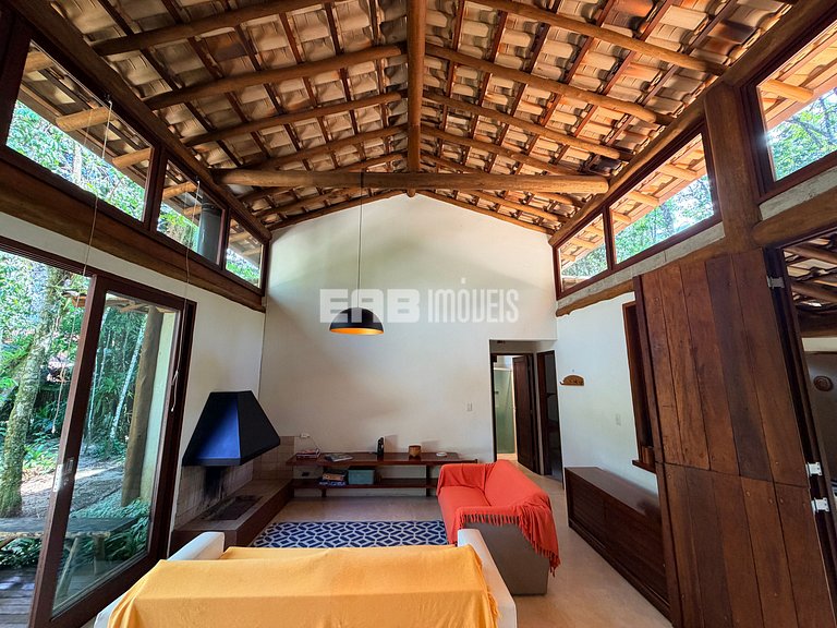 Casa rústica, charmosa e moderna para a temporada em Itamamb