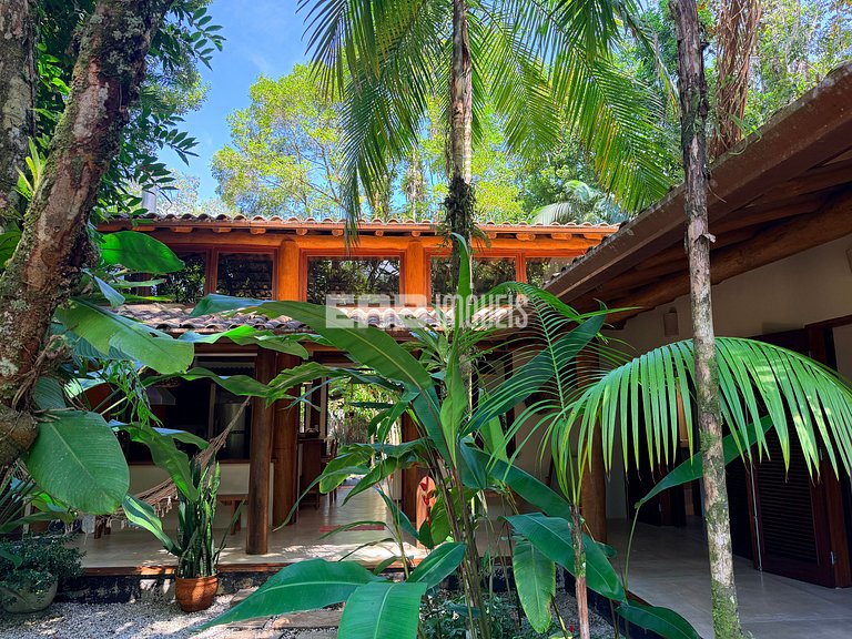 Casa rústica, charmosa e moderna para a temporada em Itamamb