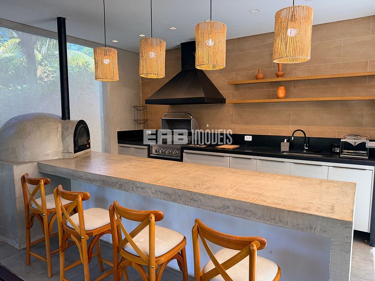 Charme na natureza com área gourmet e piscina