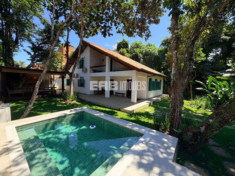 Charme na natureza com área gourmet e piscina