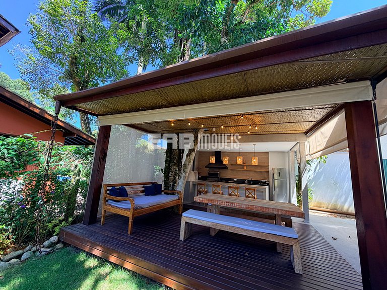 Charme na natureza com área gourmet e piscina