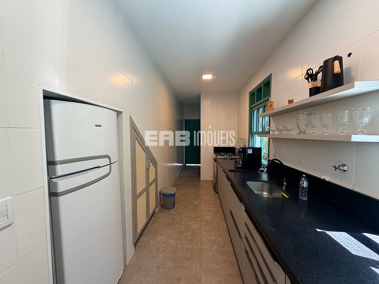 Charme na natureza com área gourmet e piscina