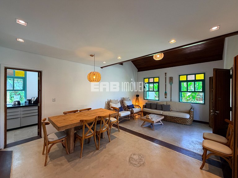 Charme na natureza com área gourmet e piscina