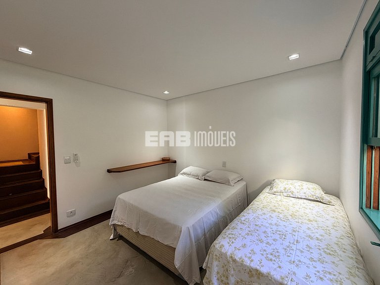 Charme na natureza com área gourmet e piscina