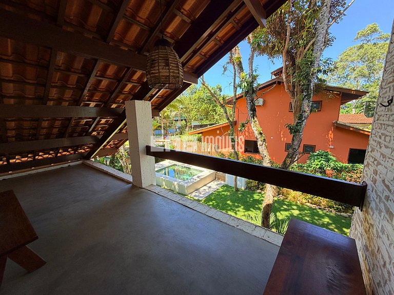 Charme na natureza com área gourmet e piscina