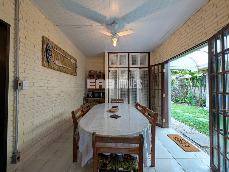 Casa para 12 pessoas na praia de Itamambuca