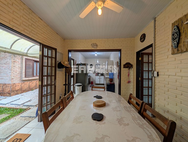 Casa para 14 pessoas na praia de Itamambuca