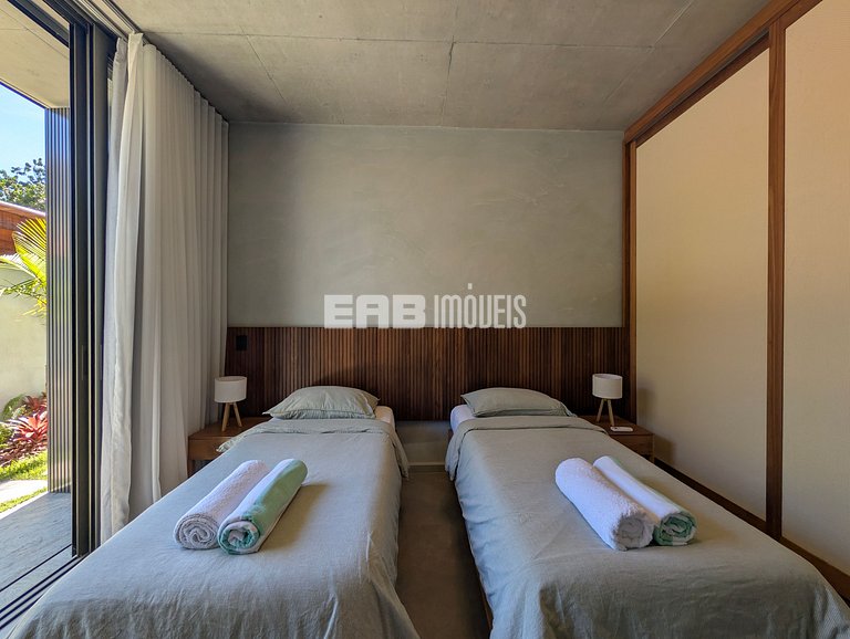 Casa de alto padrão com 6 suítes a 30m da praia