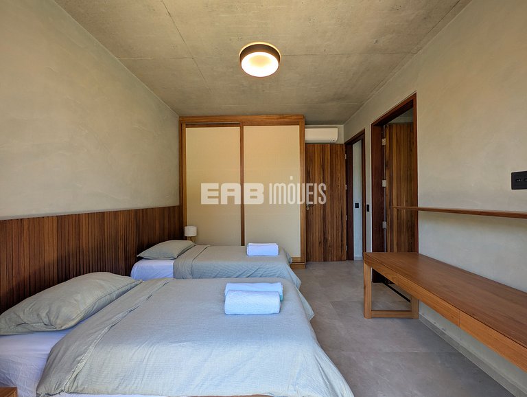 Casa de alto padrão com 6 suítes a 30m da praia