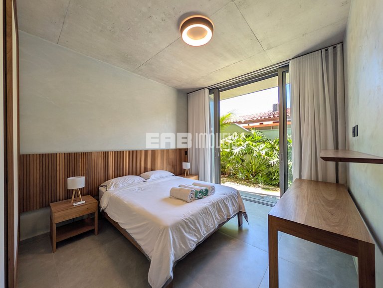 Casa de alto padrão com 6 suítes a 30m da praia