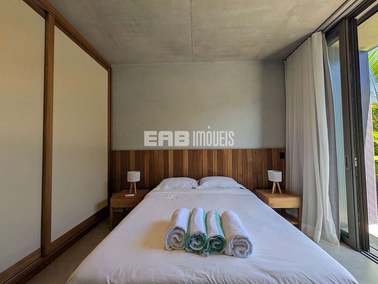 Casa de alto padrão com 6 suítes a 30m da praia