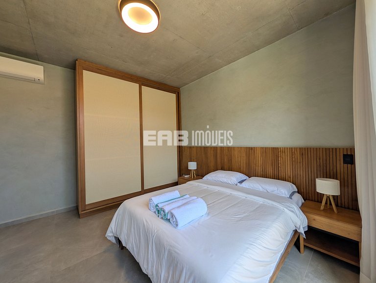 Casa de alto padrão com 6 suítes a 30m da praia