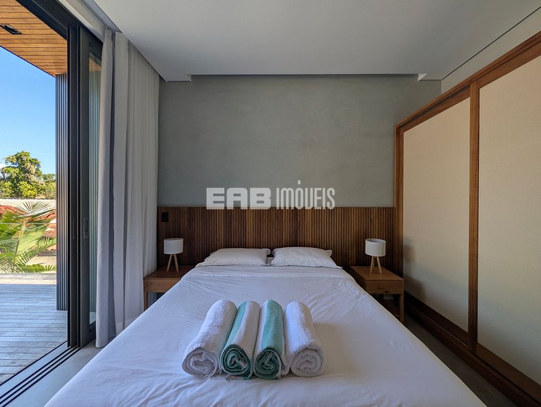 Casa de alto padrão com 6 suítes a 30m da praia