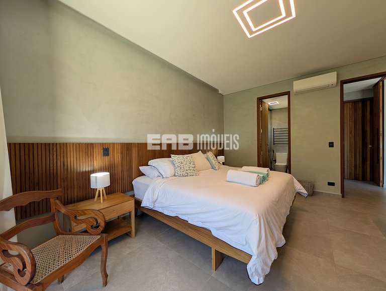 Casa de alto padrão com 6 suítes a 30m da praia